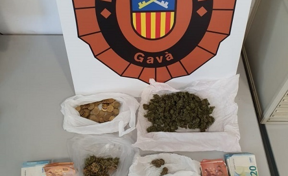 La Policía Municipal de Gavà (Barcelona) desmantela un punto de tráfico de drogas