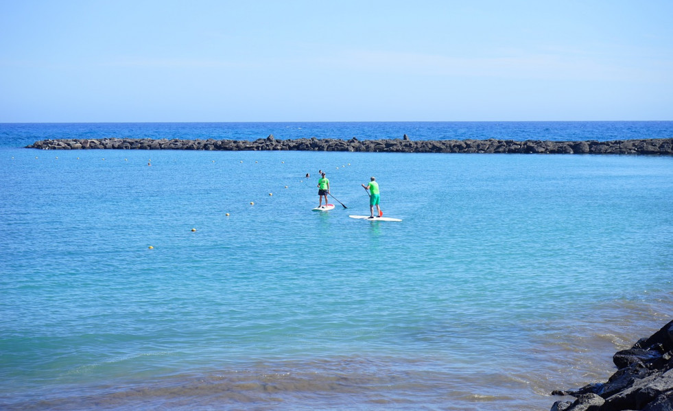 Paddle surf