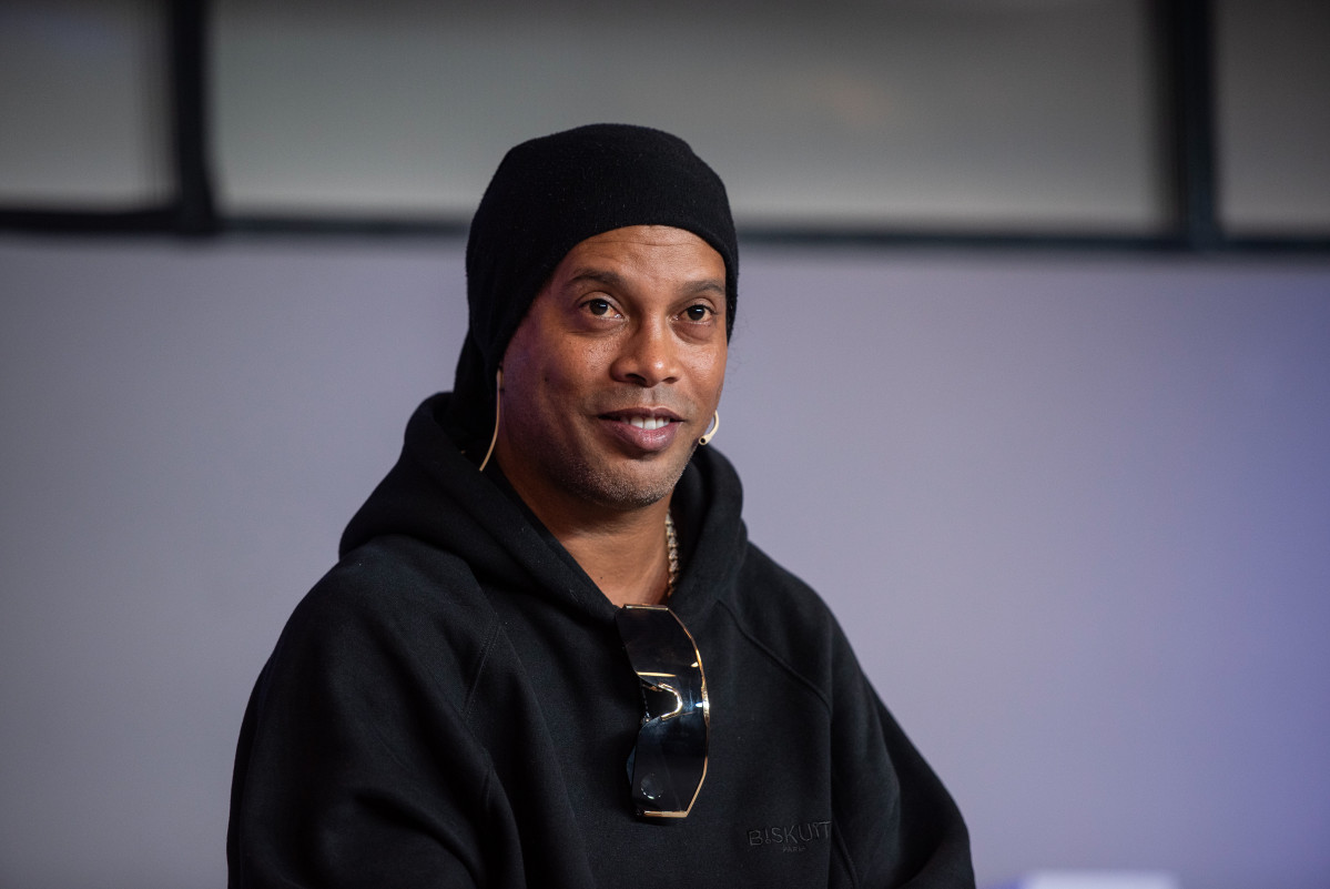 EuropaPress 4364001 ronaldo ronaldinho asis moreira attends during press conference to present