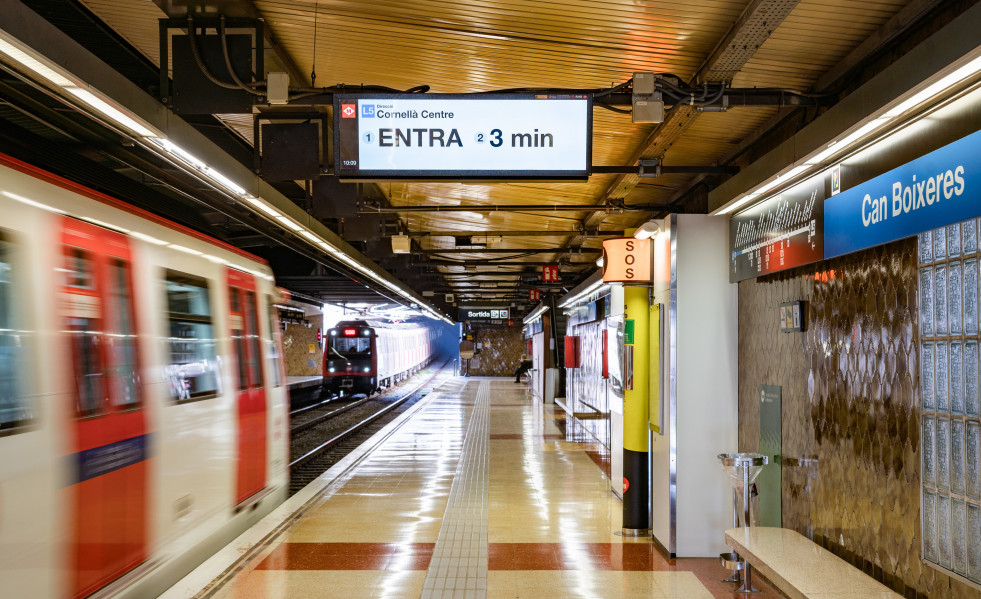 EuropaPress 5948578 nuevas pantallas metro barcelona estacion cornella centre