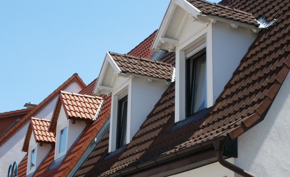 Dormer windows 837654 1280