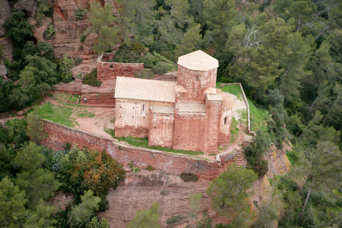 Aeria esglesia santa maria de cervello