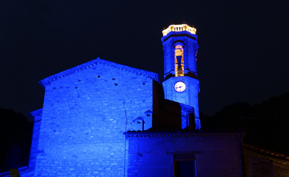 Iglesia sant corneli iluminada azul 5 2