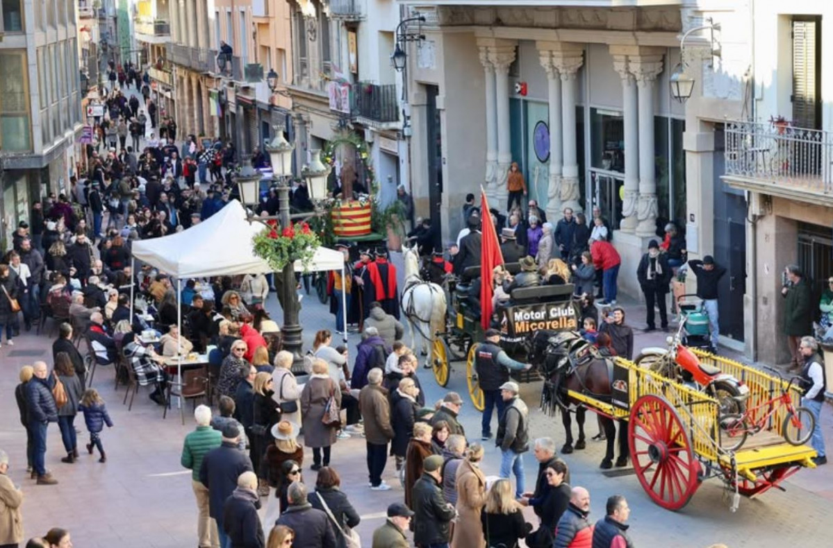 Tres tombs