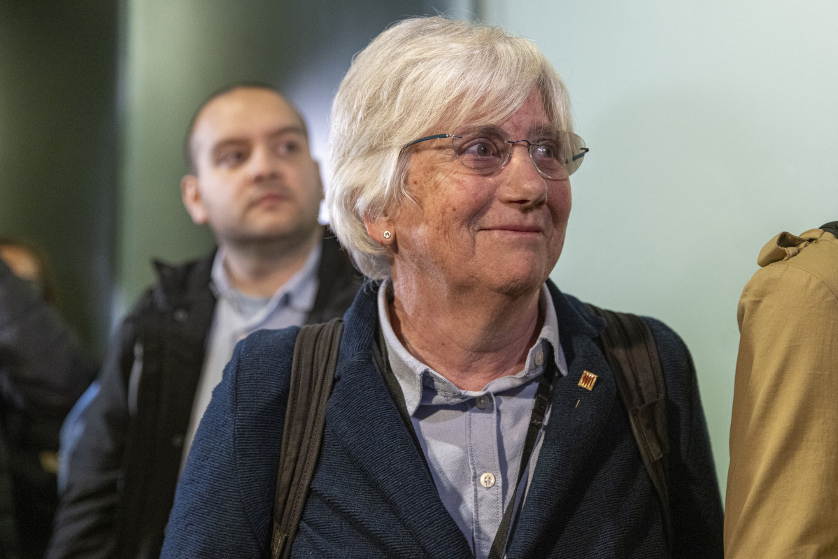 Archivo - La exconsellera de Educación de la Generalitat Clara Ponsatí sale en libertad provisional de la Ciutat de la Justícia, a 28 de marzo de 2023, en Barcelona, Cataluña (España).  La exconsellera Clara Ponsatí ha salido en libertad provisional tras